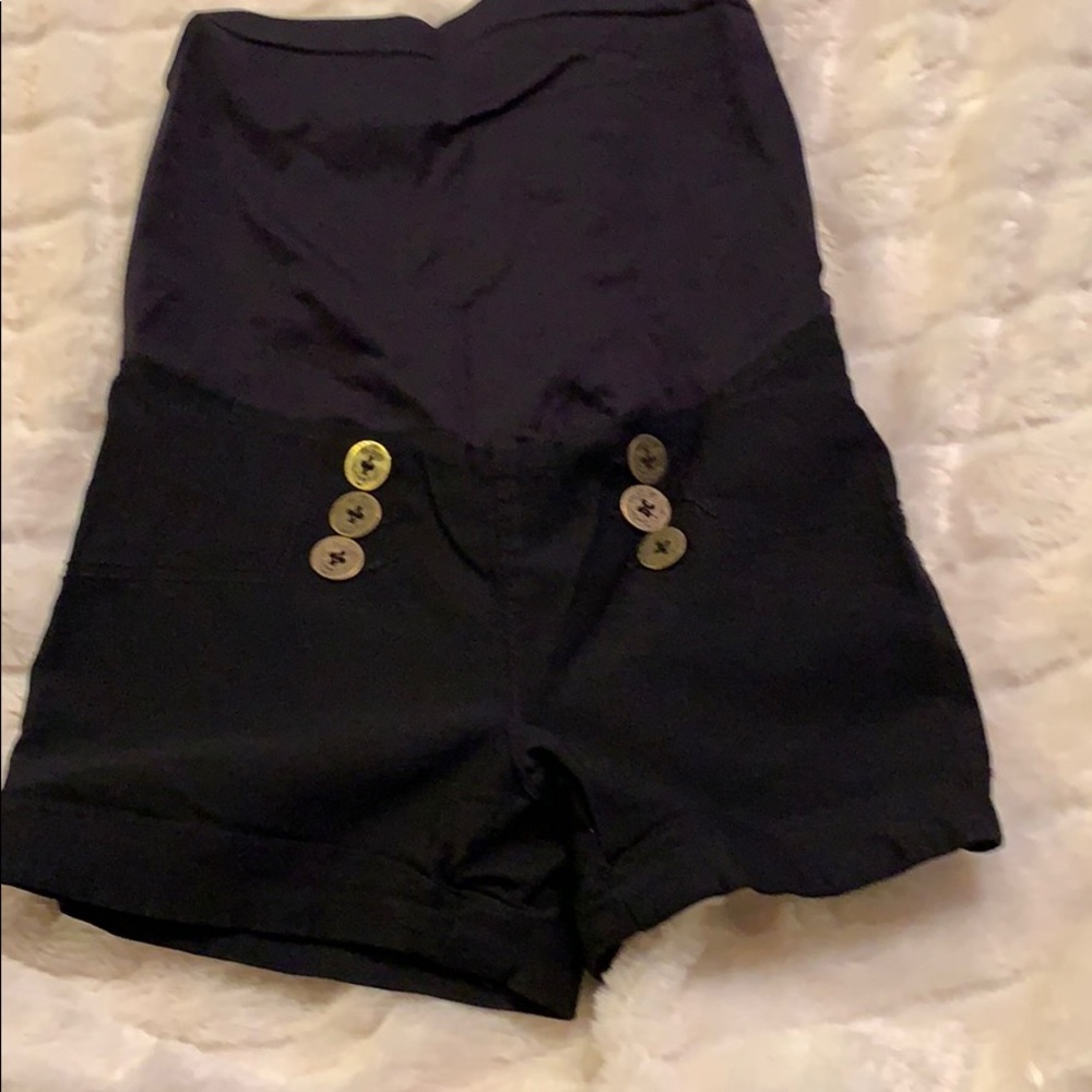 Maternity shorts